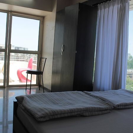 Hotel Apple Inn 阿穆达巴 外观 照片